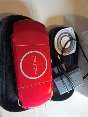 Sony PSP 3000 Farbe Radiant Red Playstation Portable + Spiel Final Fantasy VII