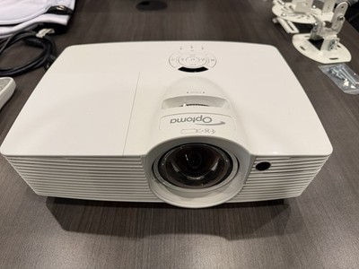 Optoma GT1080DARBEE 1080p 3D DLP Gaming Projector - White (READ DESCRIPTION)
