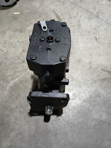 Caterpillar 7E-7739 12cfm Tru-flo 501 Compressor - Picture 7 of 20