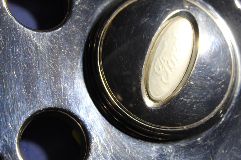 Tampa central 2009 - 2014 Ford Expedition F-150 cromada fabricante de equipamento original P/N 7L14-1A096-DB 11 - Imagem 2 de 4