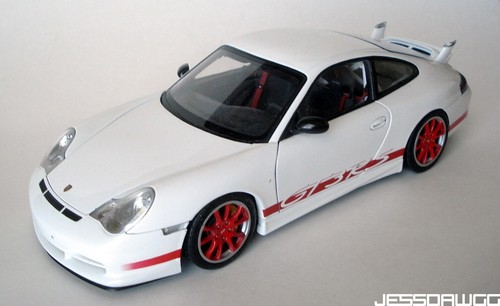 DAMAGED MISSING 1/18 scale white Porsche GT3 RS sports car by AutoArt 911 996 - Picture 7 of 24