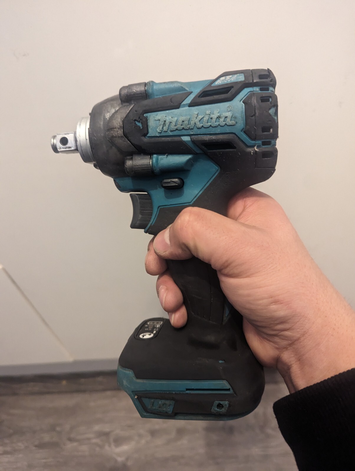 Makita dtw285z impact wrench eBay