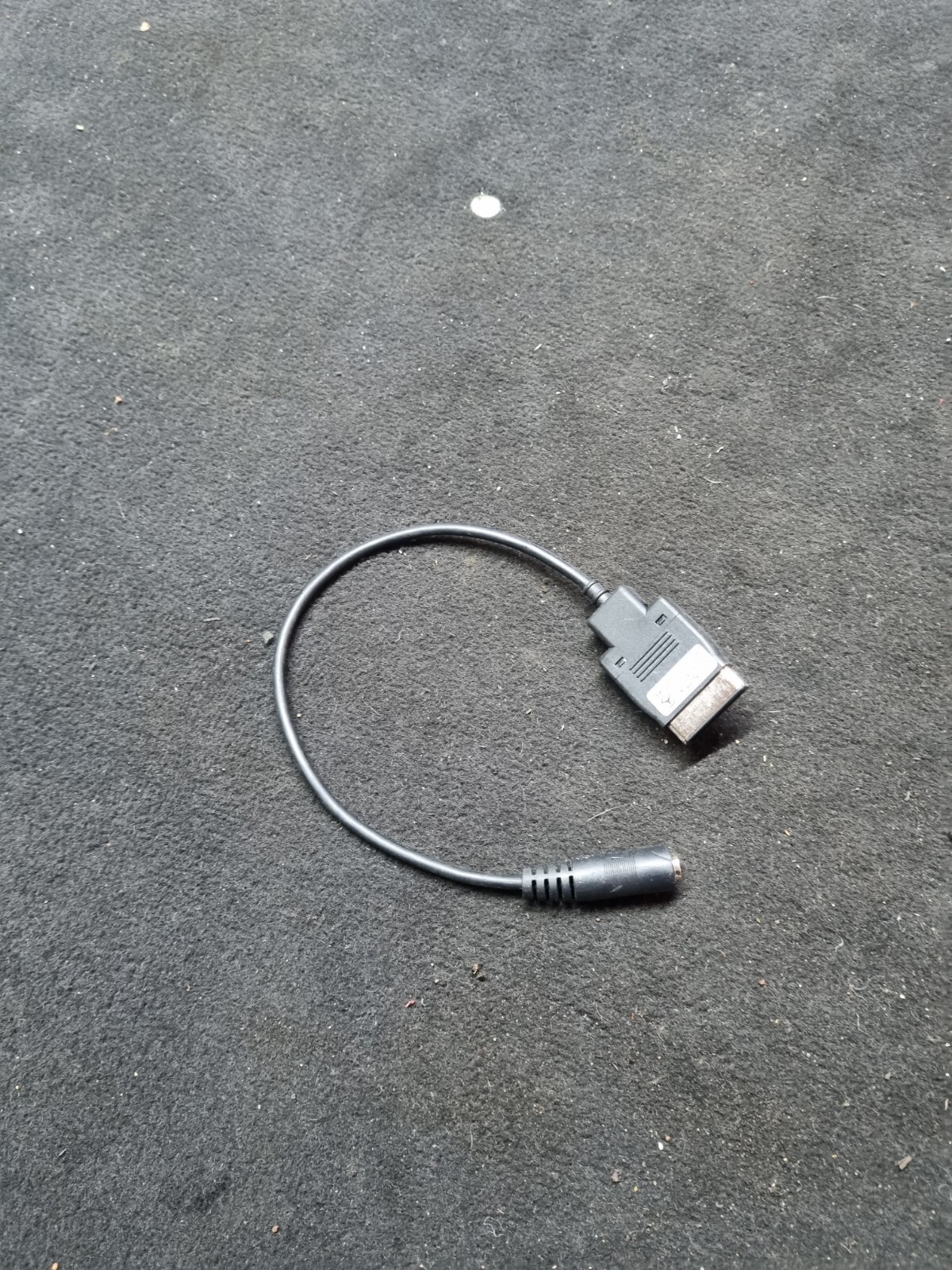 USB/AUX/IPOD Connecting Cable - 207 - Genuine - Mercedes 