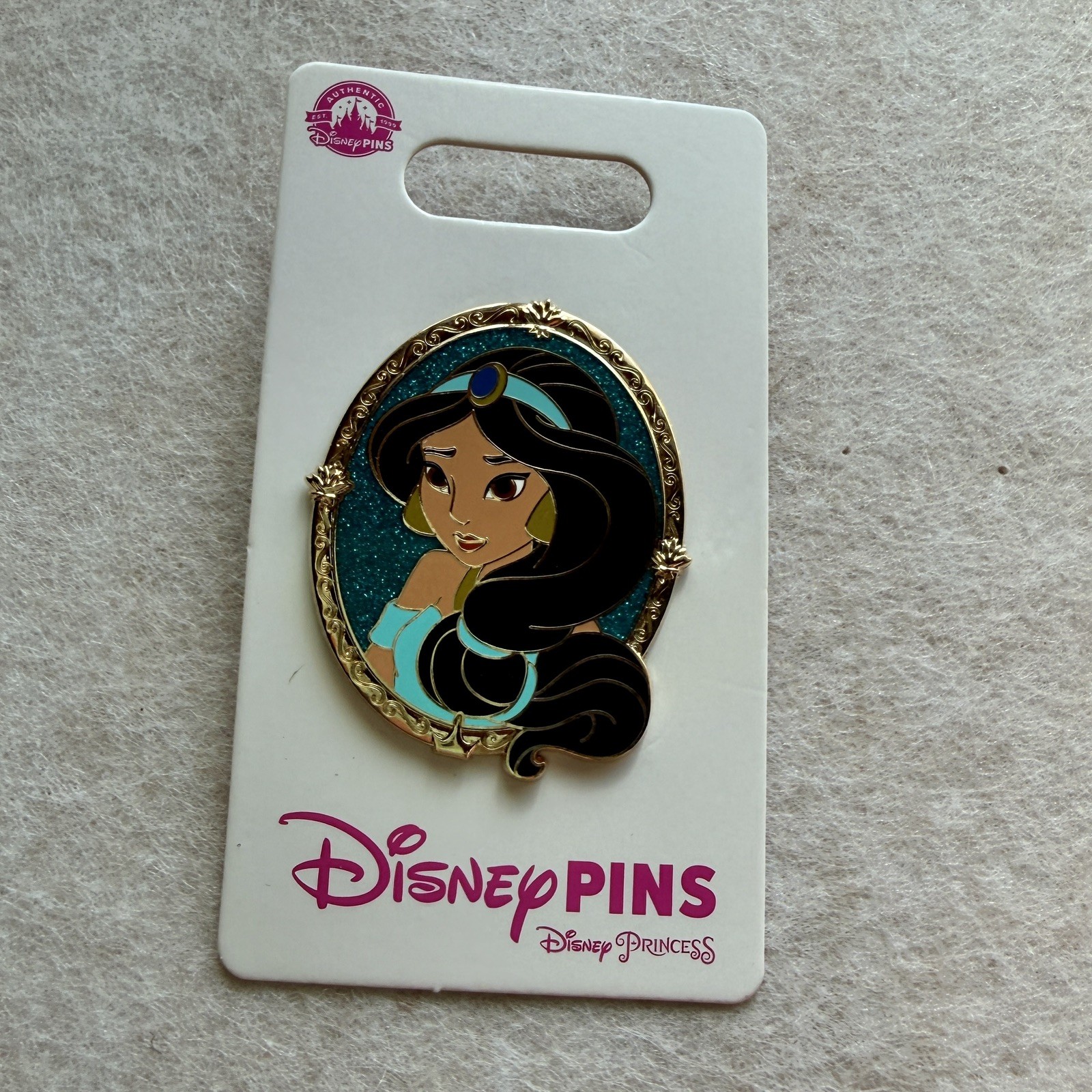 Disney Parks Princess Jasmine Portrait Gold Frame Glitter Pin Aladdin OE 