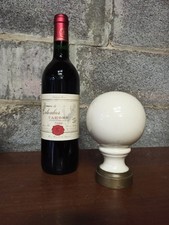 Boule d'escalier ancienne opaline blanche