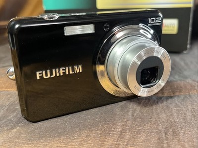 Fujifilm Digital Camera FinePix J28 10.2MP Charger Battery Case SD