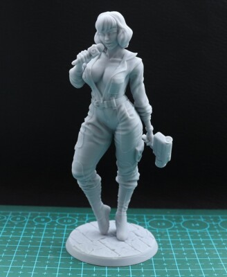 sexy fishnet pantyhose 1/24 resin figures model Female reporter sexy work clothes 3D printing  Unpainted