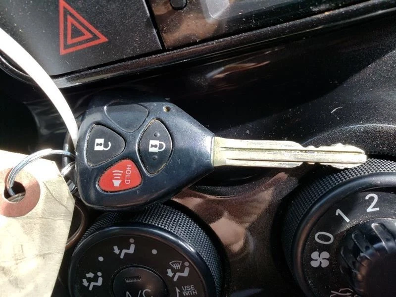 08-14 Interruptor de encendido Scion XD Sequoia OEM con llave 8445071010 Foto 2 de 4