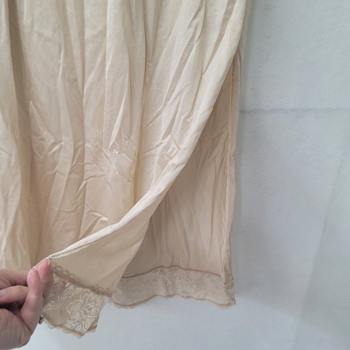 Vanity Fair Slip Mujer S Beige Nylon 28" Borde de Encaje Doble Aberturas Laterales 11-125 EE. UU. - Imagen 2 de 10