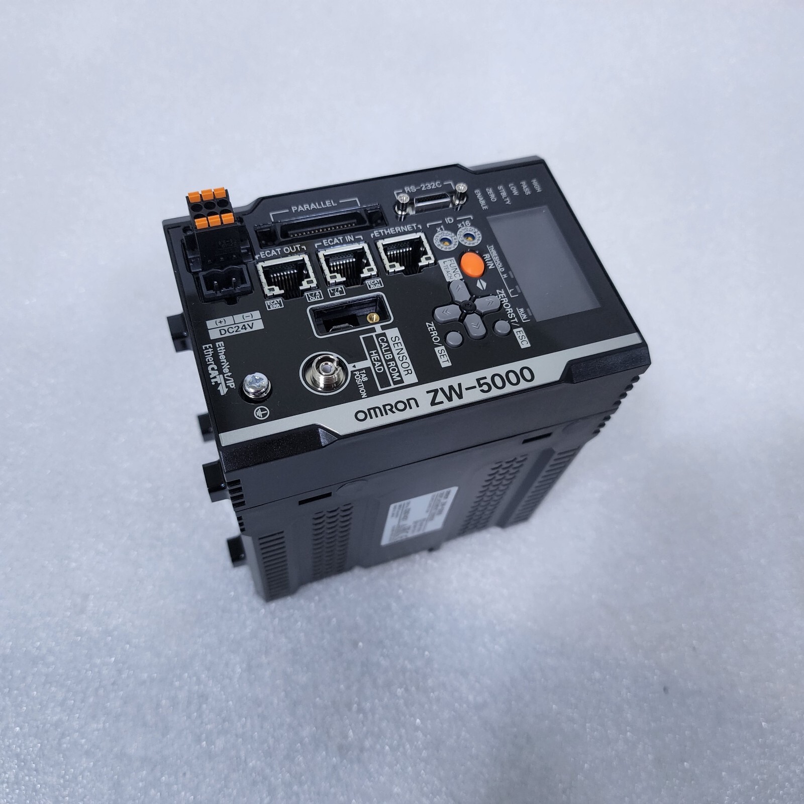 OMRON ZW-5000 DISPLACEMENT SENSOR FREE SHIP