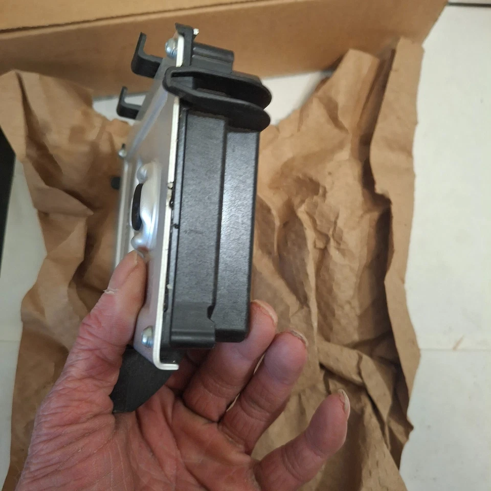 2013-21 Chev- Buick- Cadillac- GMC Brake Control Module 8408 2493 - Image 4 of 4