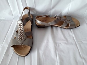 hotter beam sandals