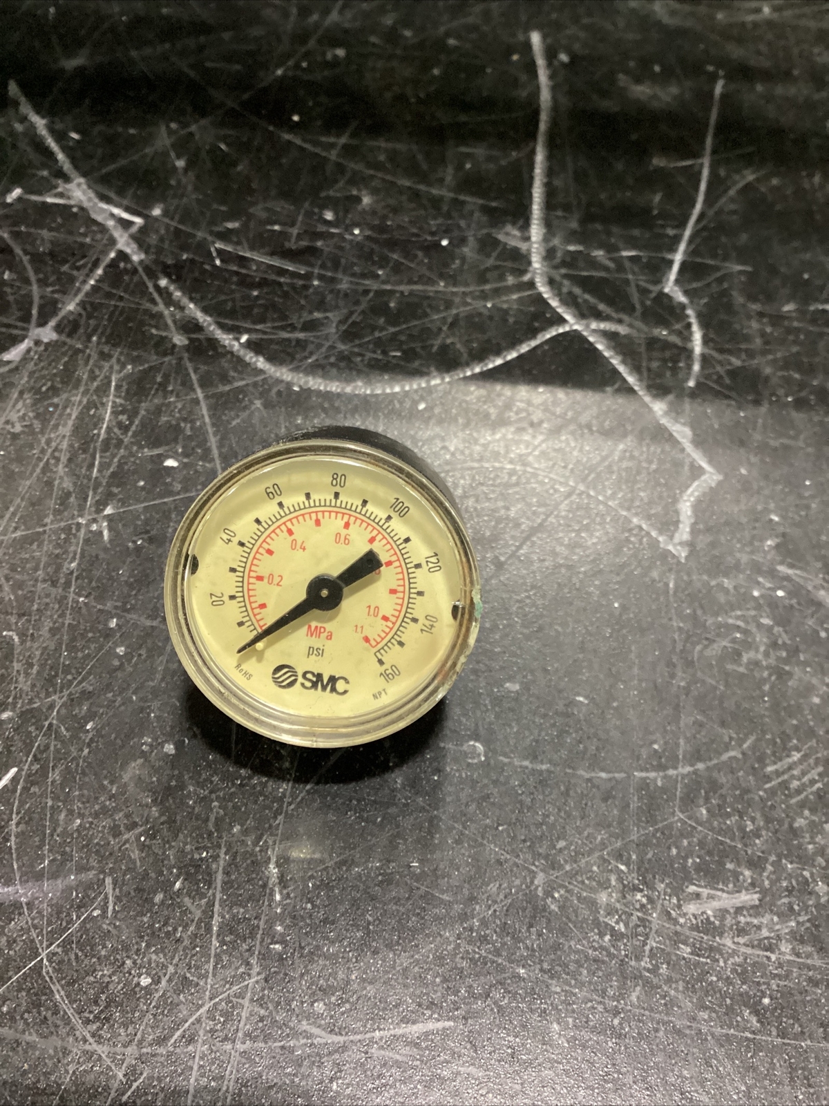 SMC 0-160 PSI PRESSURE GAUGE, 1/4" NPT #616M3FML