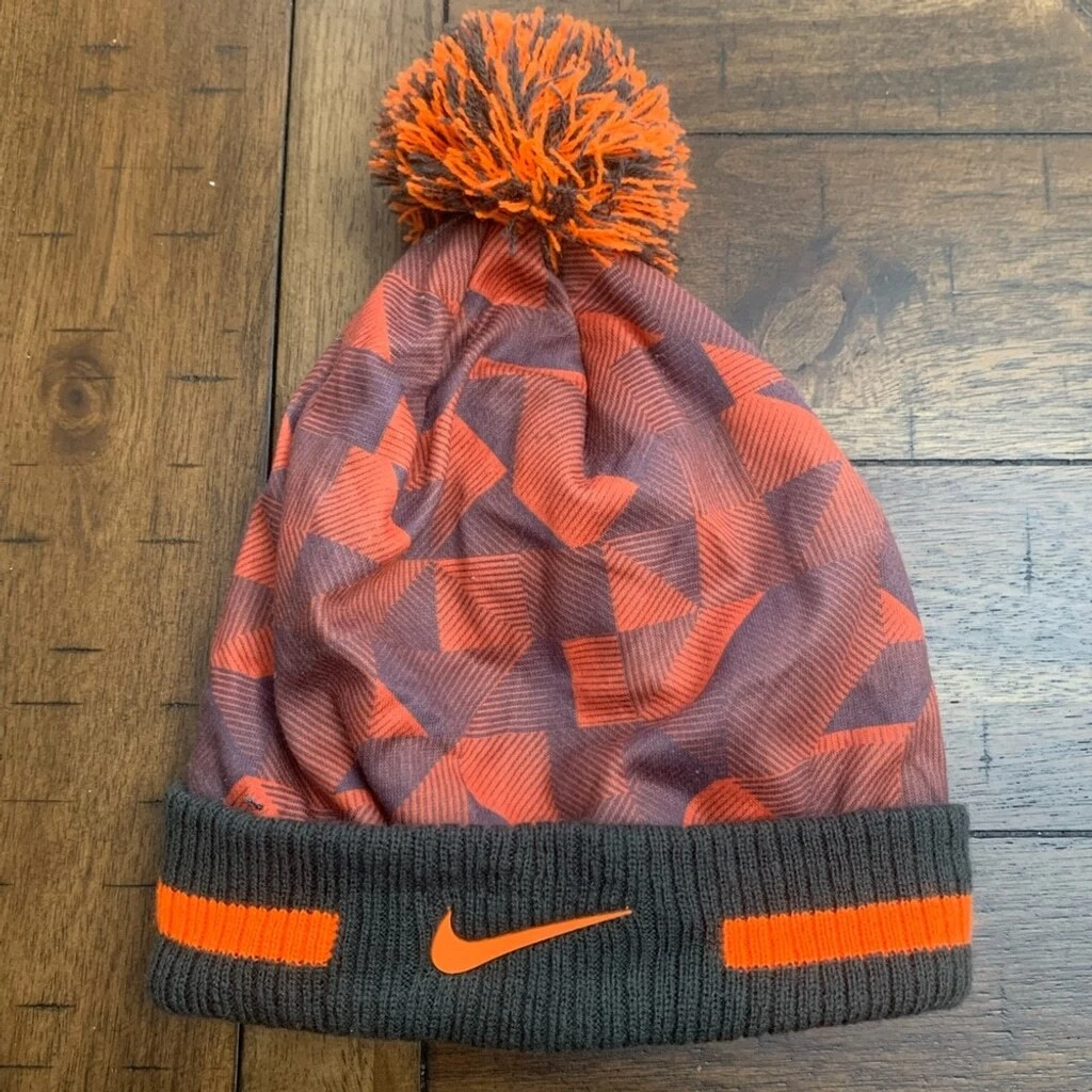 ❤Nike Kids Faux Fir Pom Pom Beanie in gray and orange
