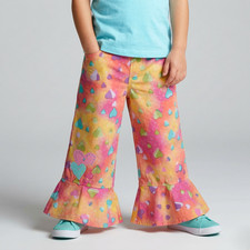 Logo Heart Girl's Capri Ruffle Hem Pants with Rainbow Heart Print in size 5 NWT