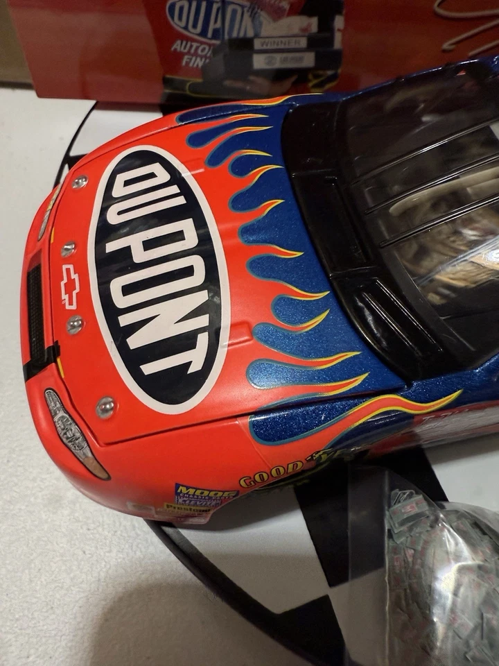 Jeff Gordon #24 DuPont Las Vegas Win Raced Version 2001 1/24 Diecast - Image 3 of 4