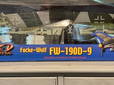 1:18 21ST CENTURY TOYS FOCKE-WULF FW-190D-9 BLUE #12 **SURRENDERED