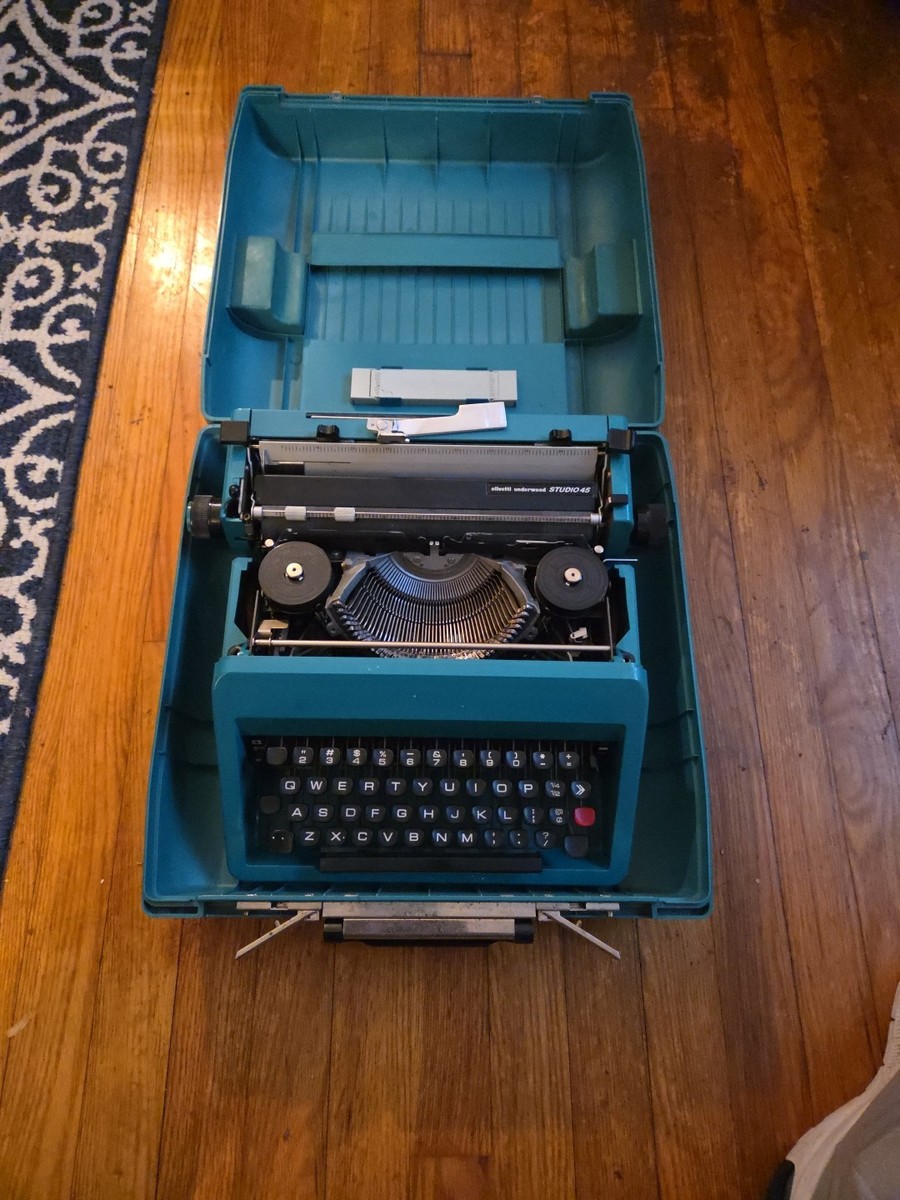 Vintage Olivetti Studio 45 Typewriter With Case | eBay