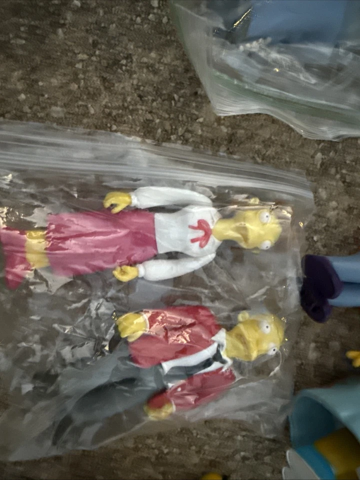 Simpsons World of Springfield Action Figures Playmates Mixed 25 Accessories - Image 3 of 4