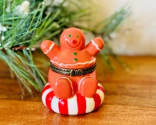 Winter Holidays Christmas GINGERBREAD MAN Porcelain Hinged Trinket Box 3" X 2"