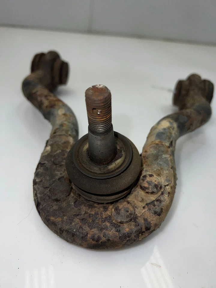 1988 - 1998 Chevy C1500 4x4 Front Upper Control Arm LH Driver Side OEM 12388431 - Image 3 of 4