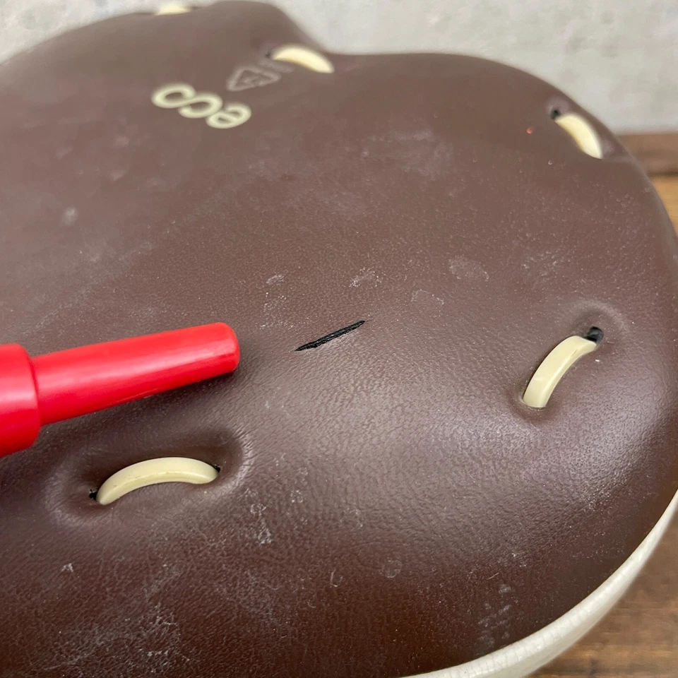 Sillín Bontrager Eco Seat Comfort Reciclado Nebulosa Marrón Ancho Reciclar Puntada Corte Foto 4 de 4