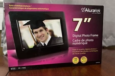 Aluratek ADPF07SF 7 in Digital Photo Frame
