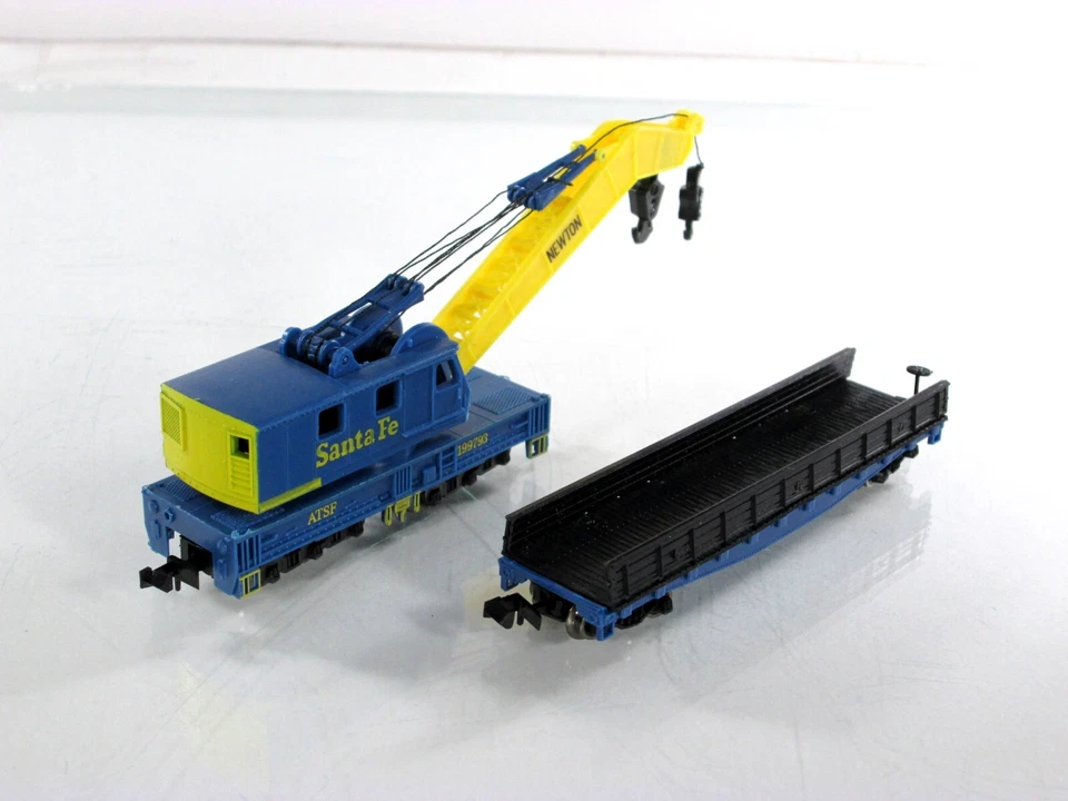 N Scale **SANTA FE*** MOW Boom Crane #199793, Flat Car Tender - Model Power 3162 - Image 4 of 4