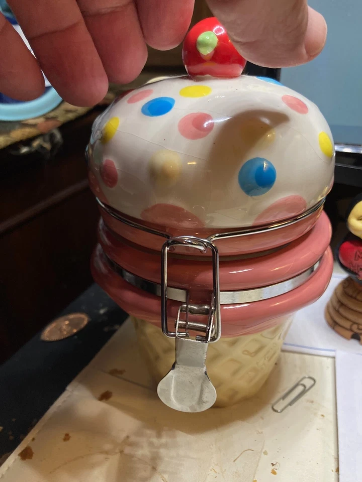 Vtg Boston Warehouse Ceramic Ice Cream Jar Canister Cone Hinged Locking Lid - Image 2 of 4