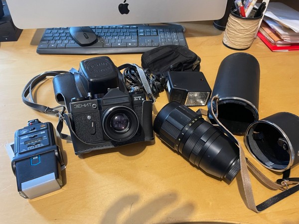 Camara Zenit ET y Objetivo Jupiter 21M excelente estado