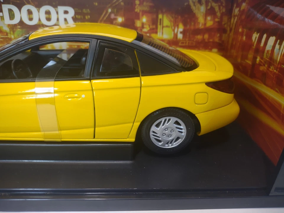 Gate Saturn 3-Door SC2 1:18 Scale Diecast Metal Dealer Promo Model Car Yellow  - Image 3 of 4