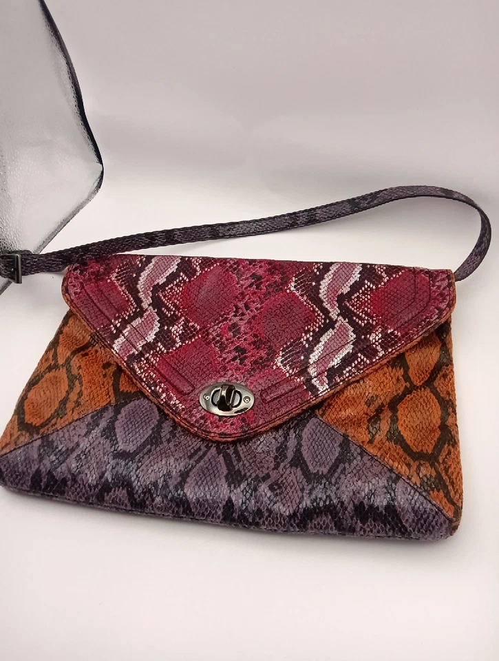 Bolso de Hombro Carlos Santana Estampado Serpiente Foto 2 de 4