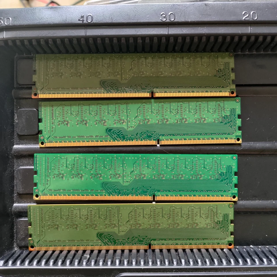 Samsung 4GB (4x1GB) DDR3 PC3-8500E 1066MHz ECC UDIMM 240-Pin RAM... - Image 3 of 4