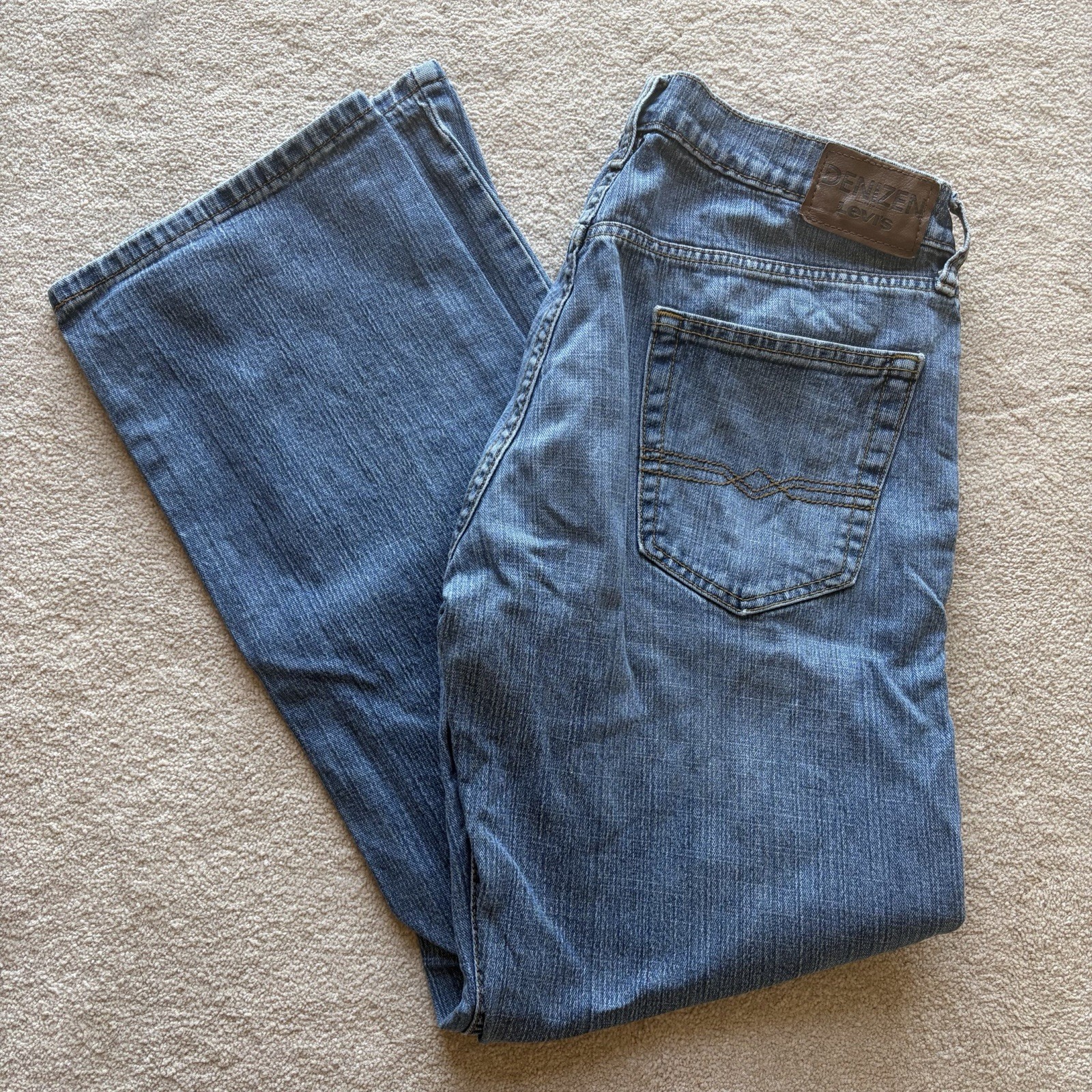 Denizen from Levi’s Discontinued Mid Blue Stonewash Straight Leg Jeans W34 L32
