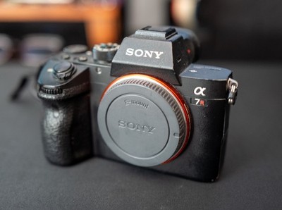 SONY A7R3 (A7M3) Photographer's Kit - 61K SHUTTER COUNT - VERY GOOD COND