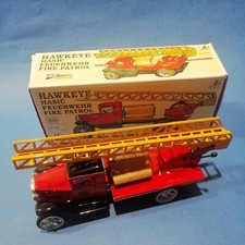 Blechspielzeug - Hawkeye LKW Feuerwehr Leiterwagen von KOVAP 0602