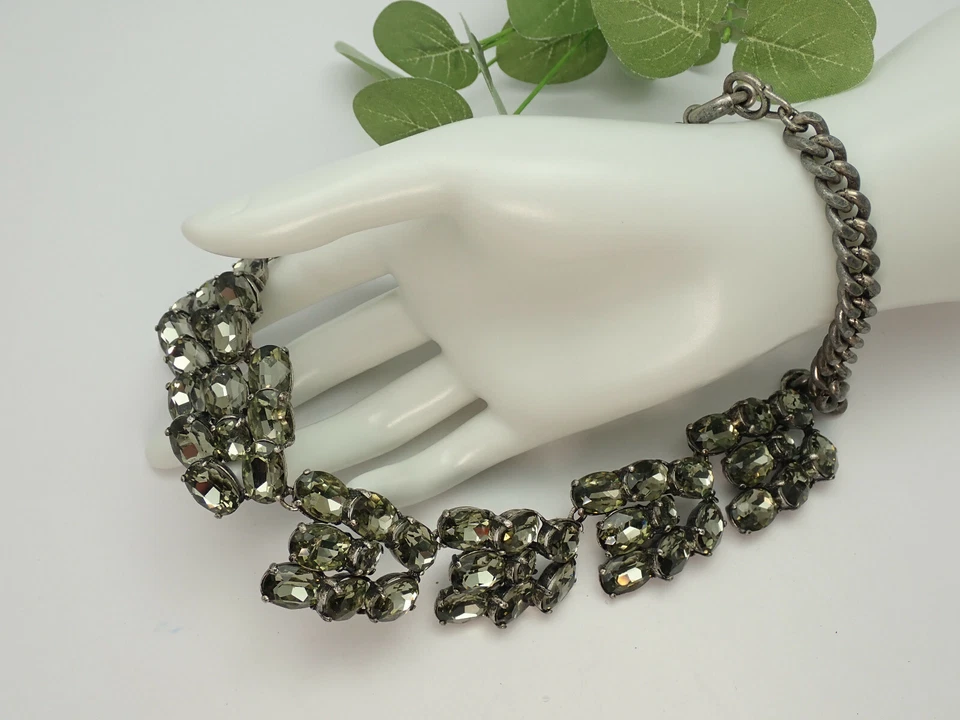 Collar de peltre J Crew de 18" con racimo de diamantes de imitación dorados ahumados Foto 2 de 4