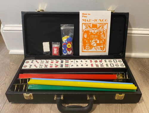 Ancien Jeu De Mahjong En Bakélite - 162 Tuiles Sculptées Et Peintes à La Main
