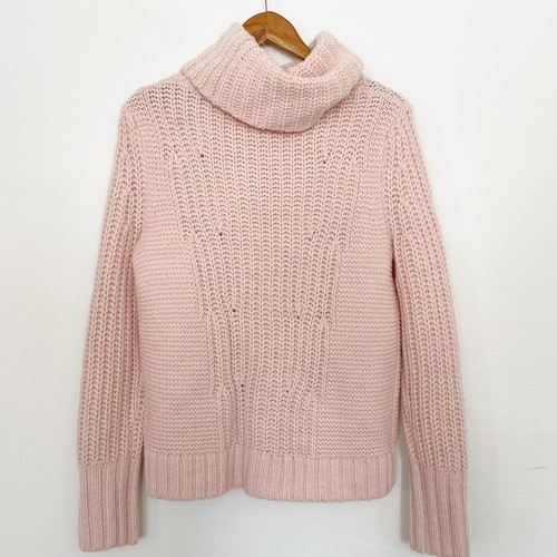 EUC Banana Republic Blush Pink Chunky 