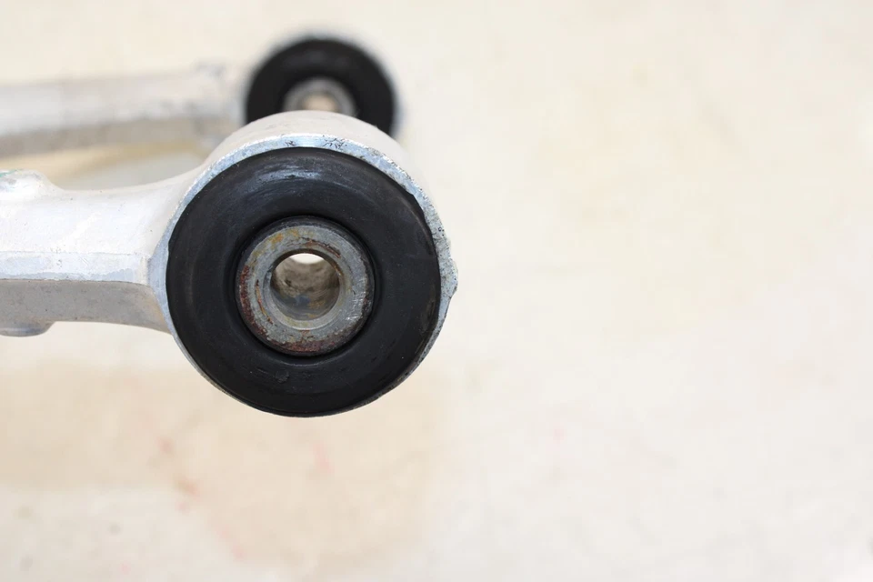 2007-2010 Saturn Sky Rear Left Partial Control Arm Set OEM KL79 - Image 3 of 4