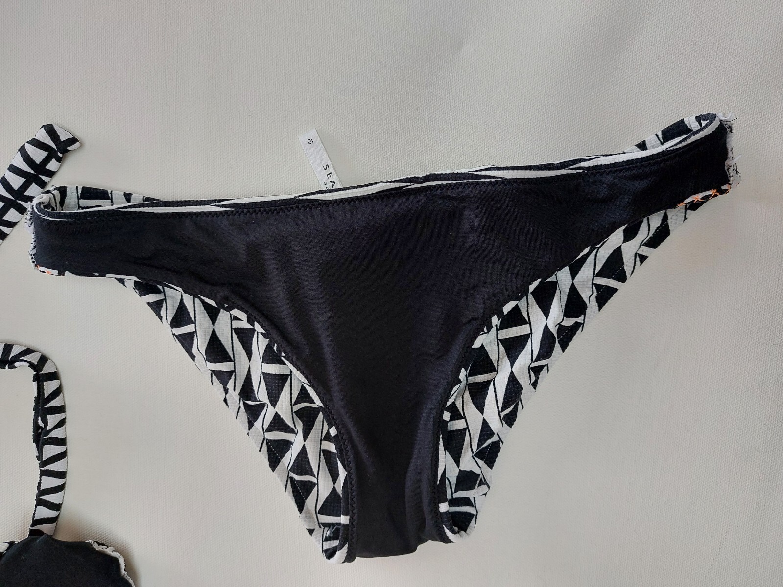Maryan Geometric Pattern Bikini with High-Waist and Stretch Fabric