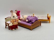 Epoch Sylvanian Bärenwald - Hasen mit Zubehör - Betten, Stuhl u.a.