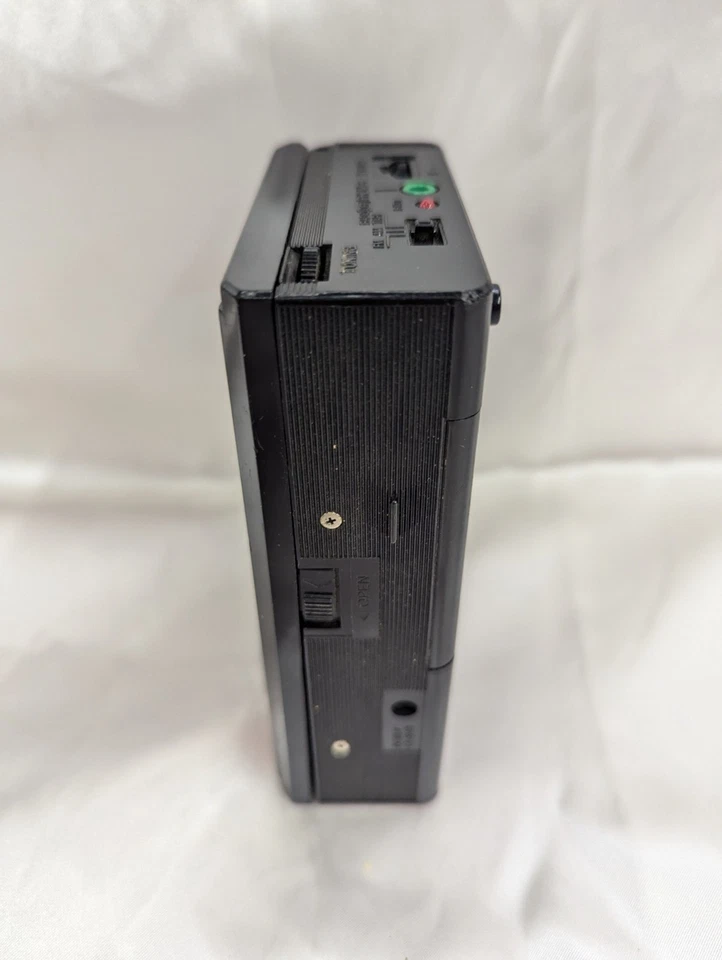 Radio AM/FM reproductor de cinta Walkman Toshiba KT-4016 de colección Foto 3 de 4