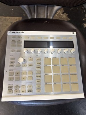 Native Instruments Maschine MK2 White MIDI Controller   Tested   Excellent Condi