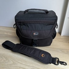 Lowepro Nova 180 AW Shoulder Camera Bag Black  Good Condition
