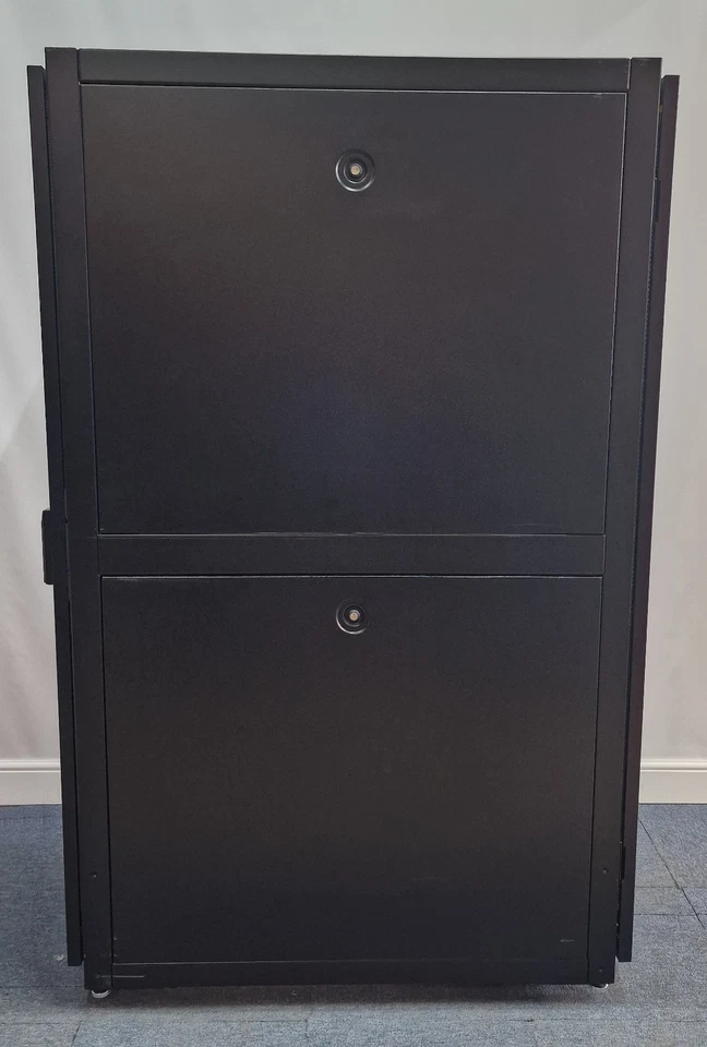 Emcore 19" 600mm x 1200mm Networking Server Rack Cabinet 42U Black With Sides - Image 3 of 4