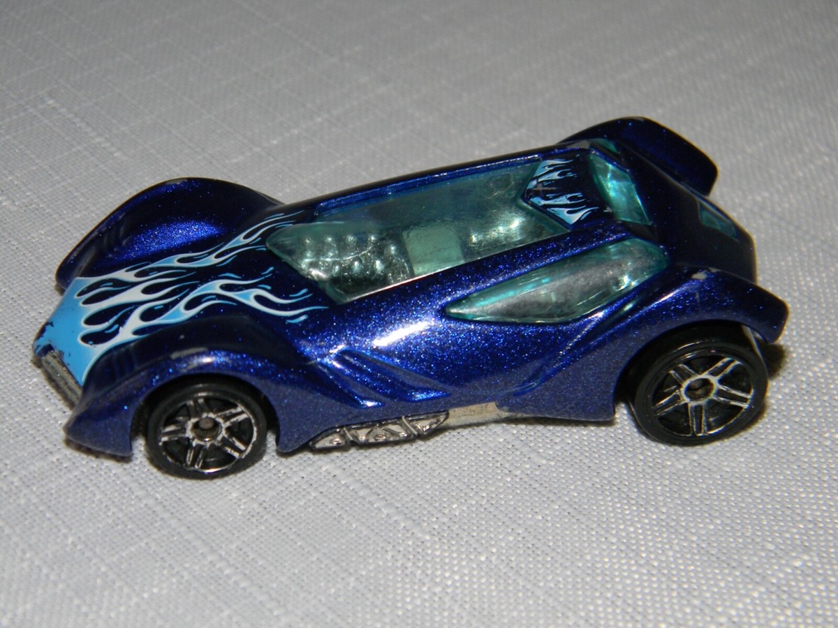 Hot Wheels 2002 Sinistra Blue Diecast Car | eBay