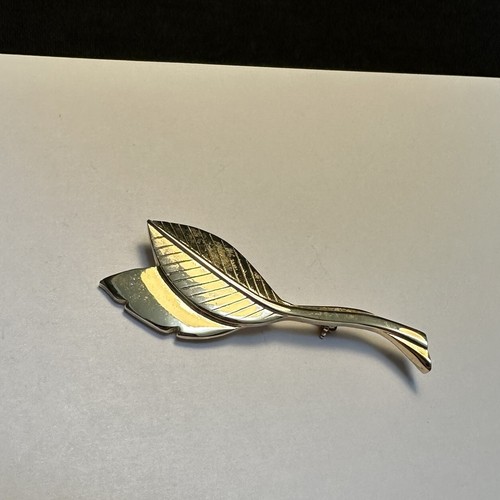CMI Gold Tone Leaves Brooch Pin Signed