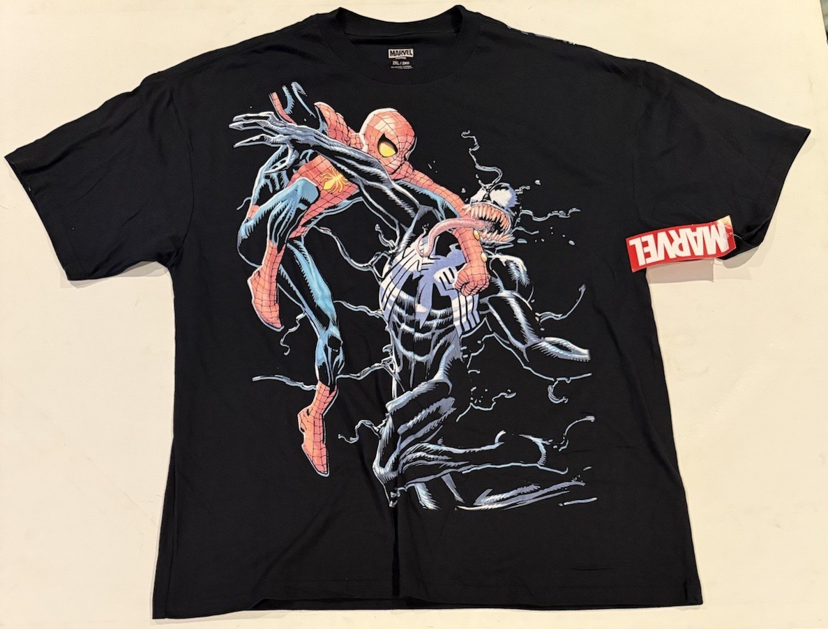 Marvel Comics Spider-Man Vs Venom Graphic Print Double Sided Marvel Comics Spider-Man Vs Venom Graphic Print Double Sided