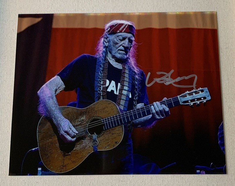 Country Music Legend Willie Nelson Signed Autographed 8x10 Photo   *SALE*